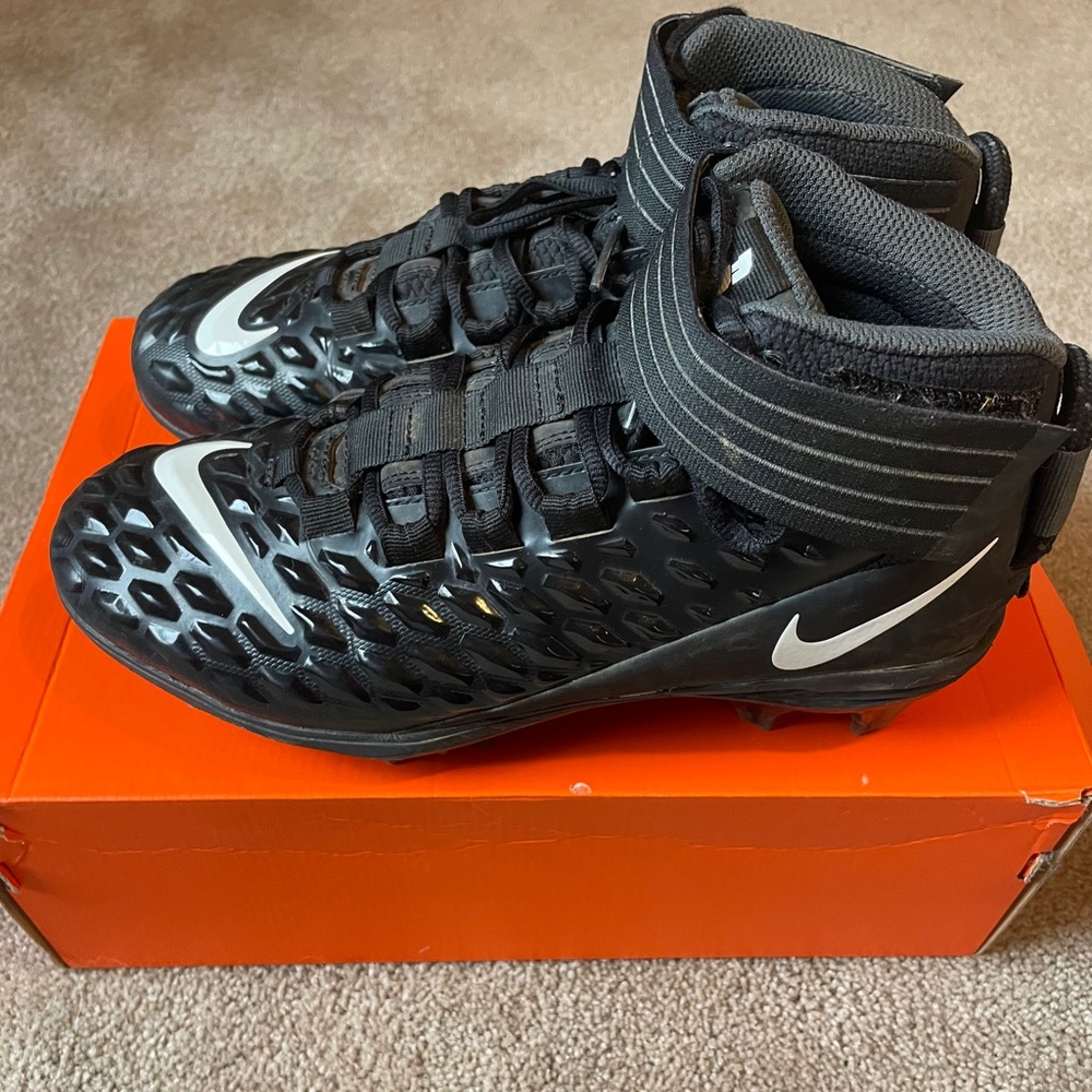 Nike Football Cleats Size 8.5